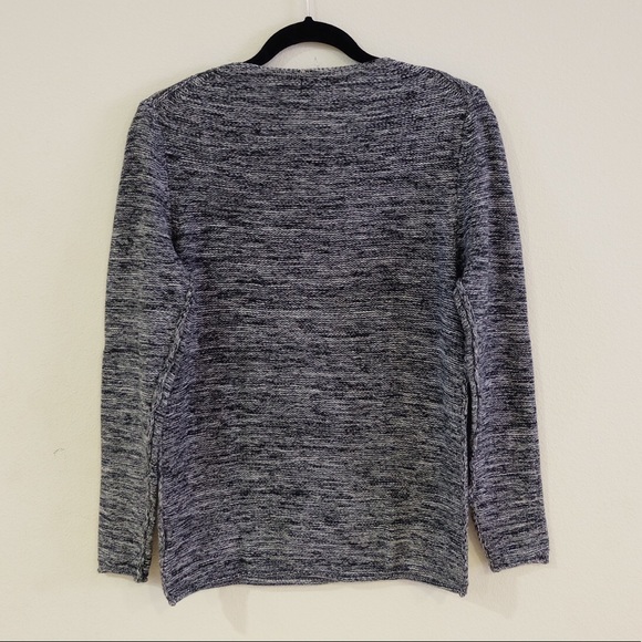 SOLD🚫 H&M Crewneck Sweater - Picture 2 of 4